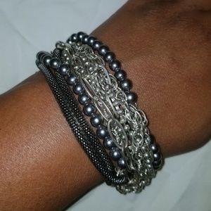 Beautiful Necklace-Bracelet Bundle